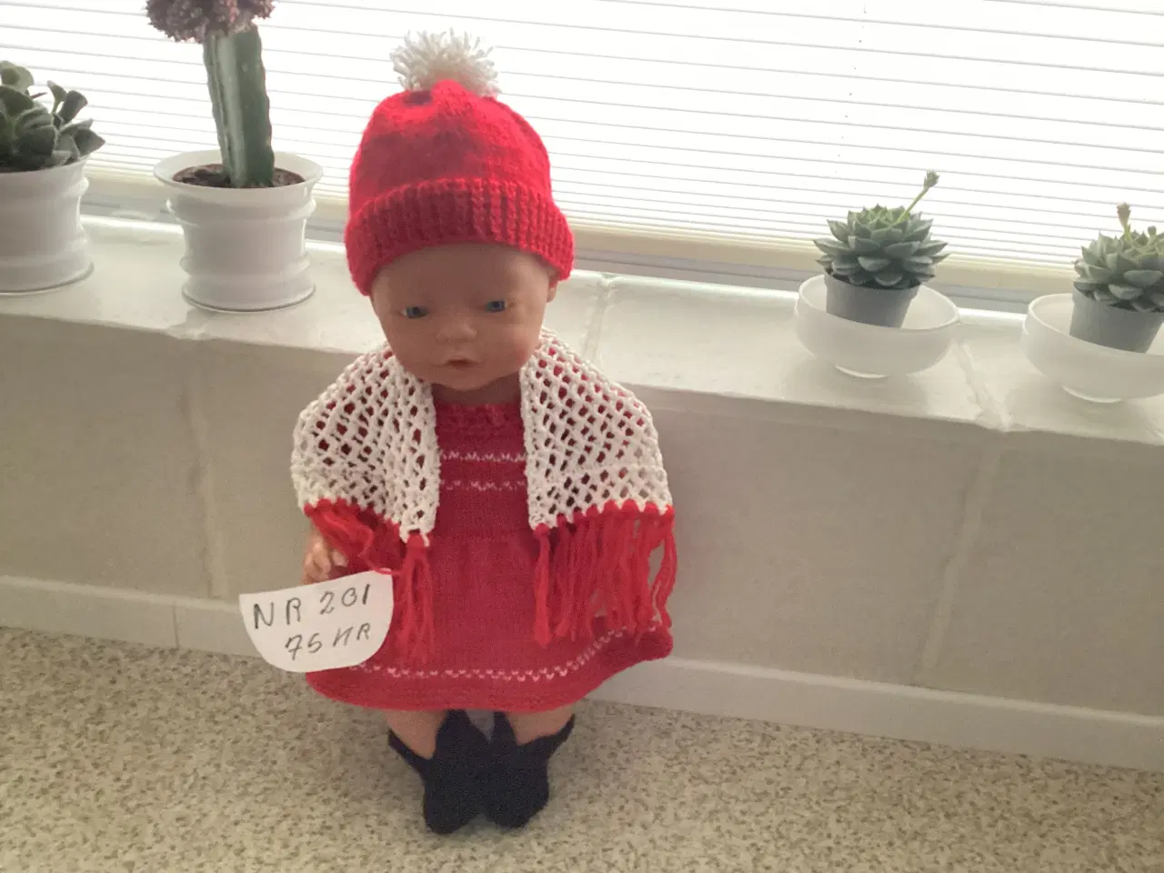 Billede 2 - Strikket dukketøj