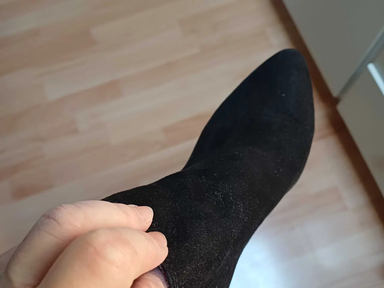 Billede 6 - Sorte ruskind ankelstøvle tamaris 