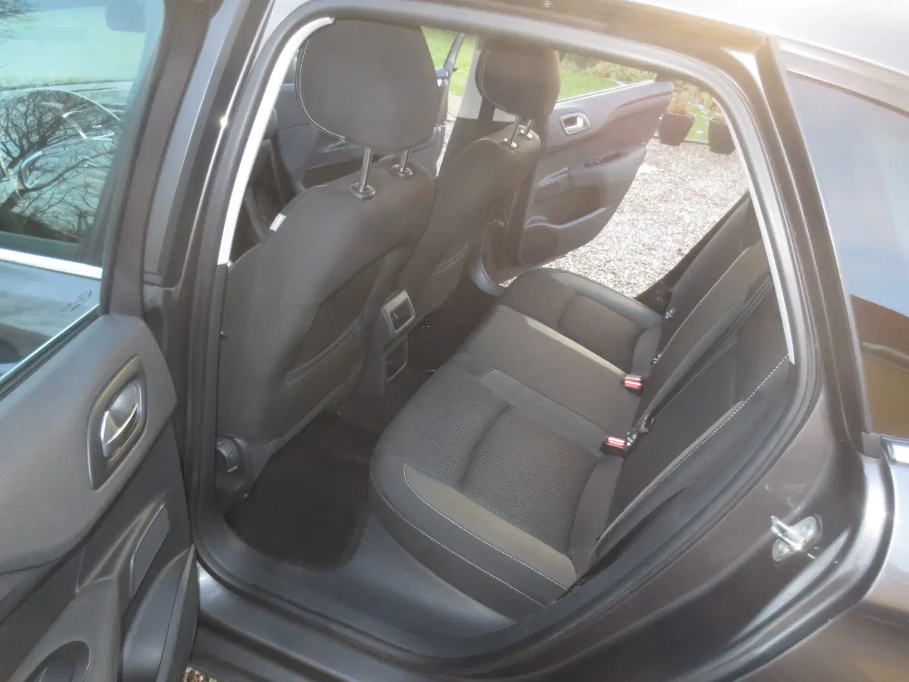 Billede 13 - Fin Citroen C 4 1.6 HDi År 2017. 