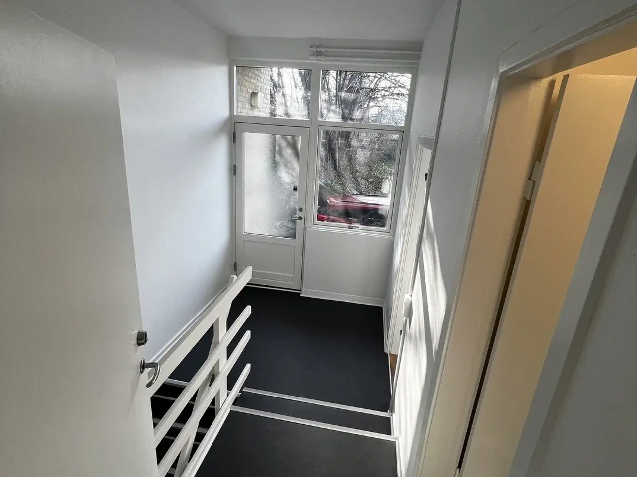 Billede 6 - Synligt butik-/kontorlejemål på Farum Hovedgade – 110 m² med stort glasparti