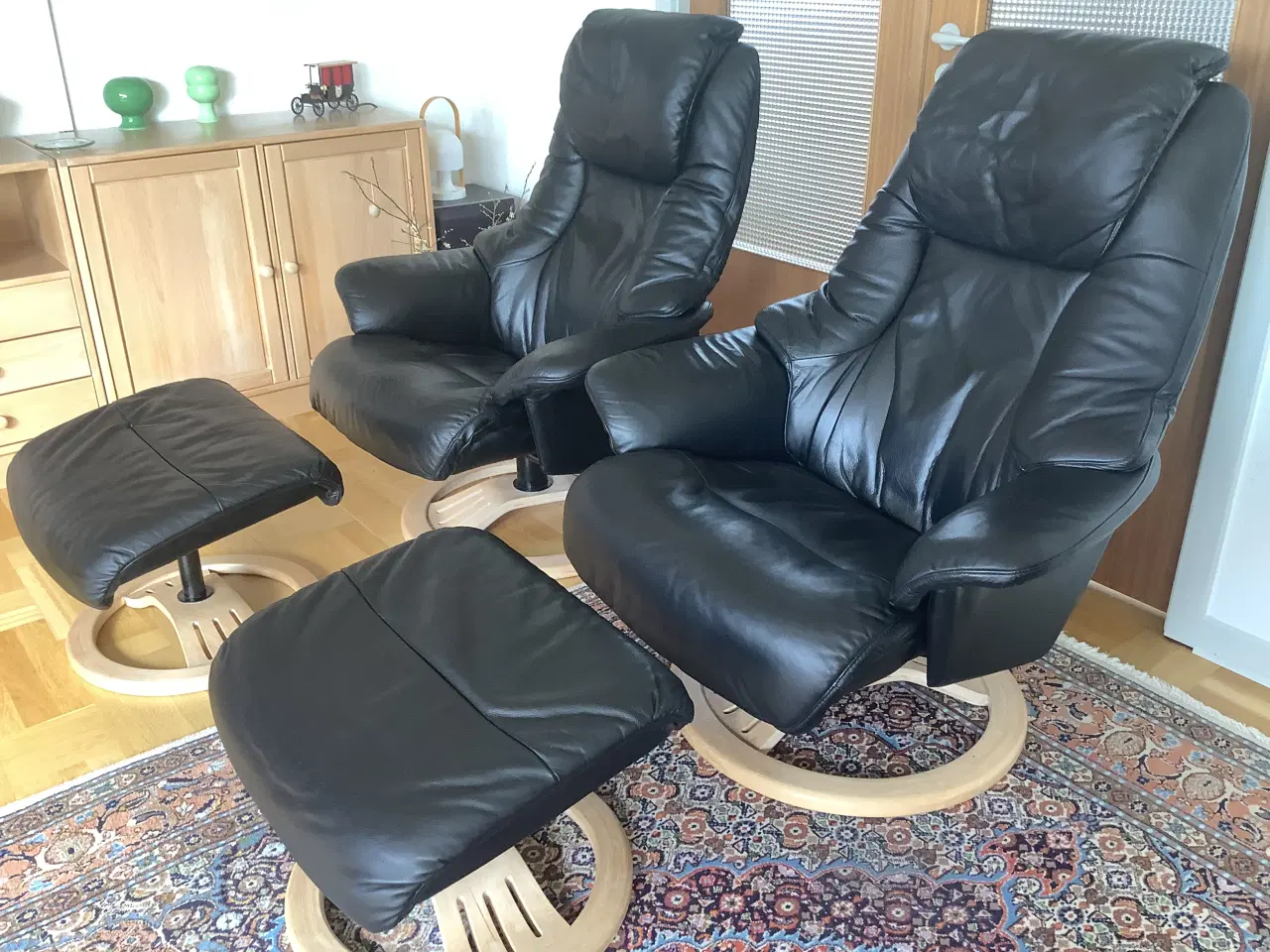 Billede 1 - Lænestole m. fodskammel