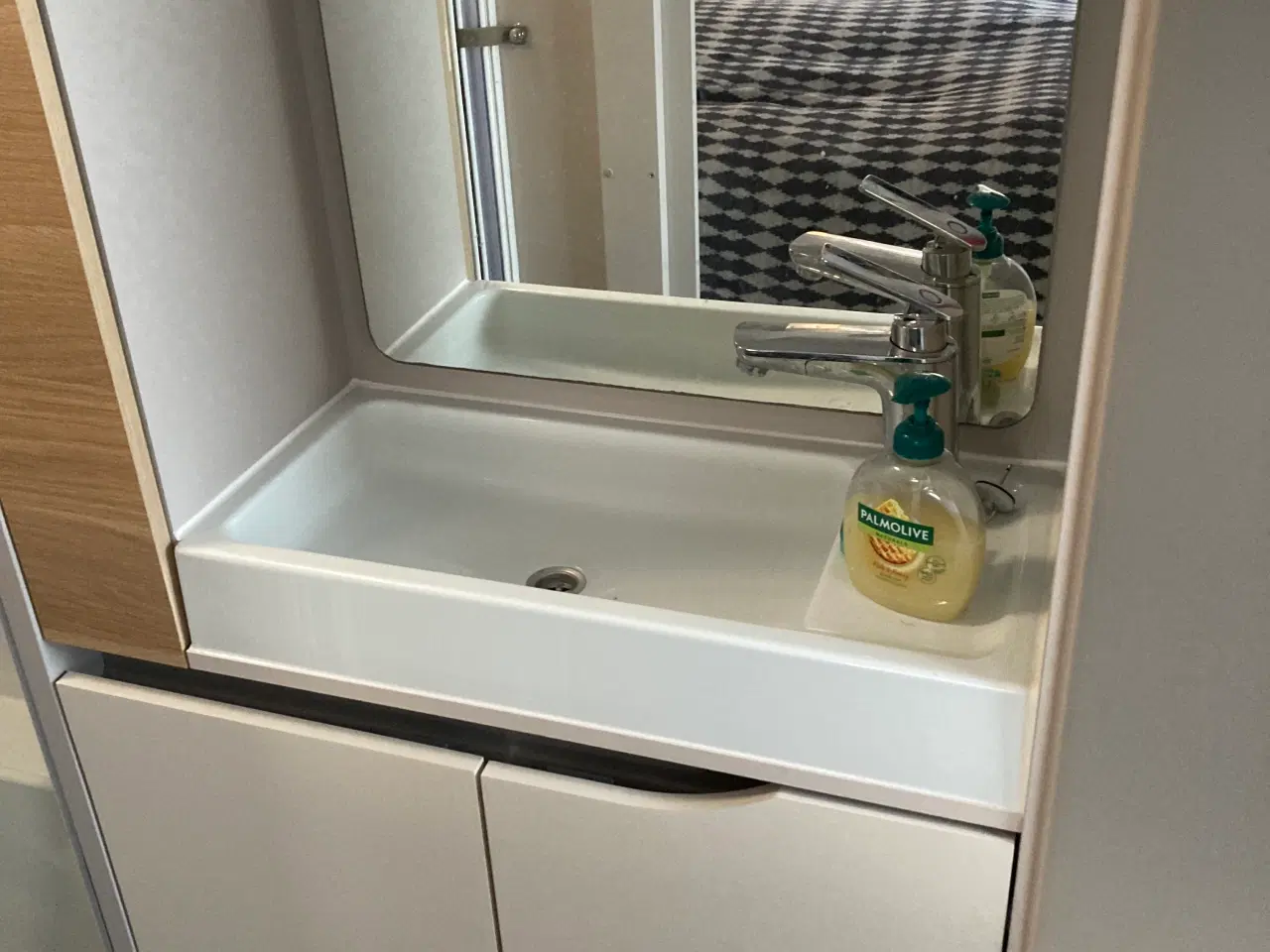 Billede 3 - Campingvogn med fortelt