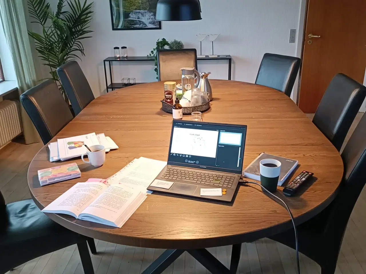 Billede 2 - Spisebord og 2 sofaborde og svævehylde 