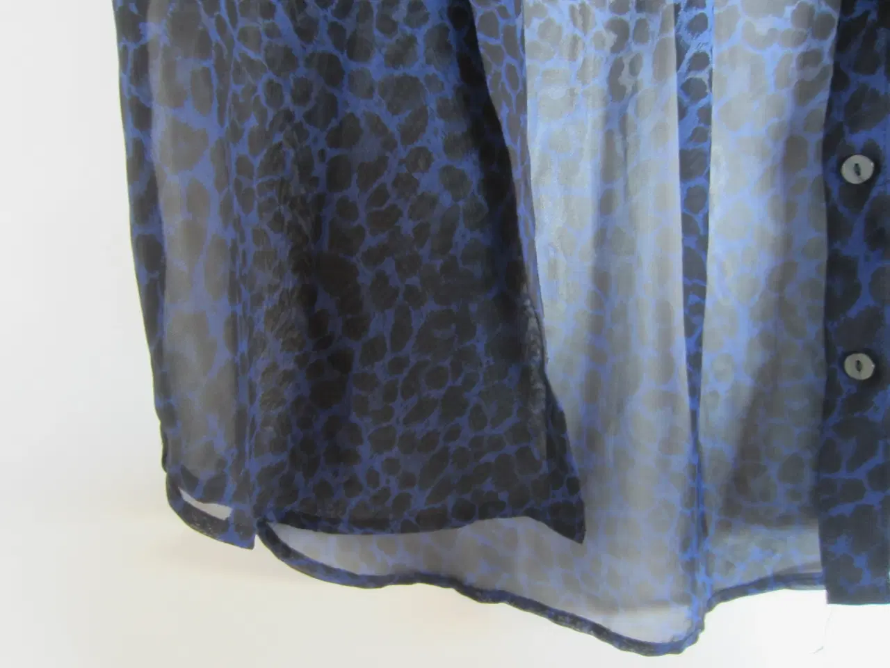 Billede 2 - Flot skjorte i str. M i Gode farver