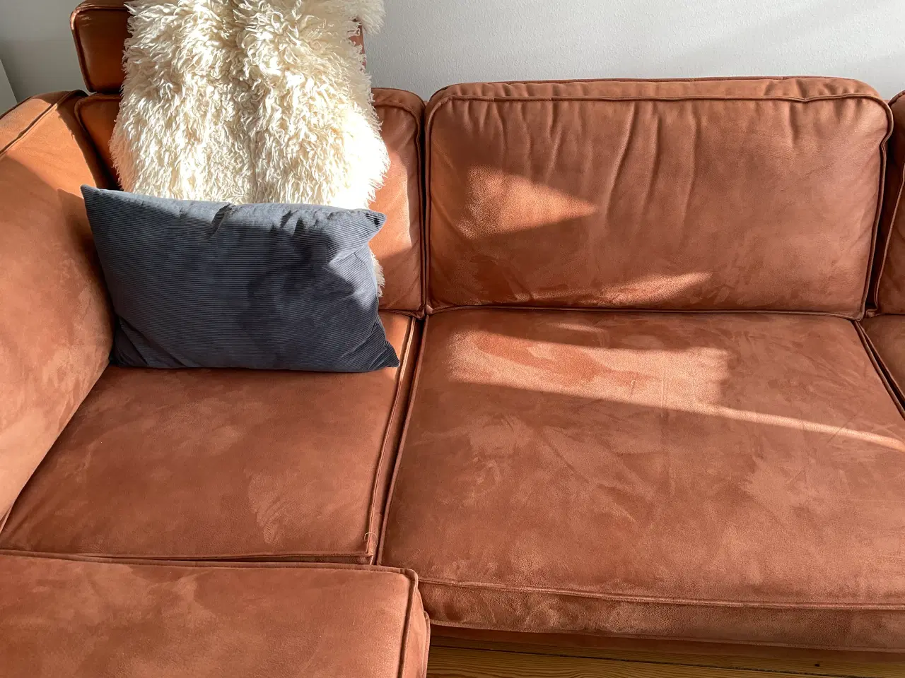 Billede 3 - Ilva sofa i Cognac farvet “ruskind”