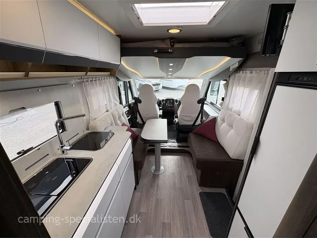 Billede 12 - 2021 - Benimar Amphitryon 967 Northautokapp   Benimar Amphitryon 967 Northautokapp Alde 2021 - Se den nu hos Camping-Specialisten.dk