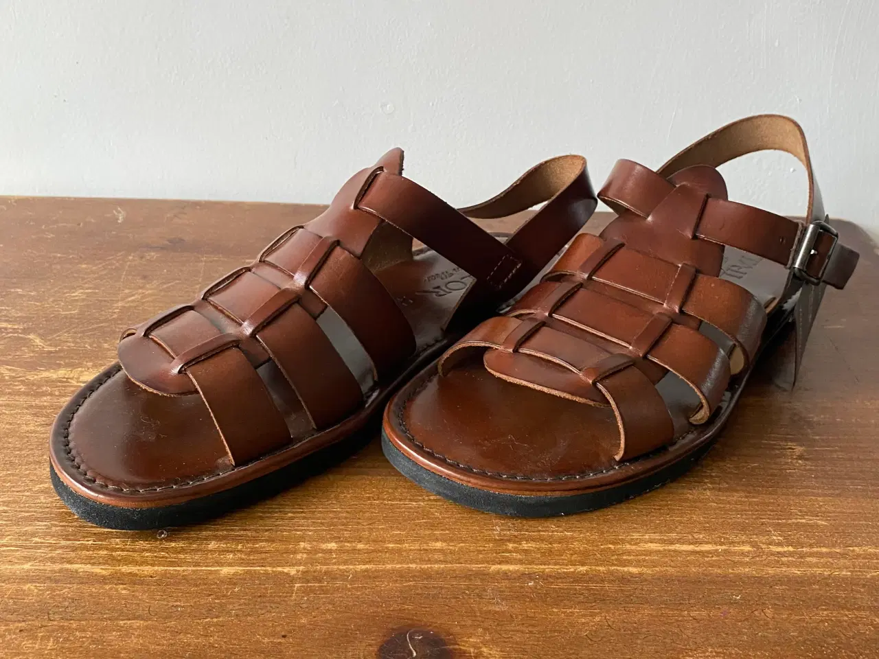 Billede 1 - Fejlkøb Tailor italian sandaler str eu 42 sælges 