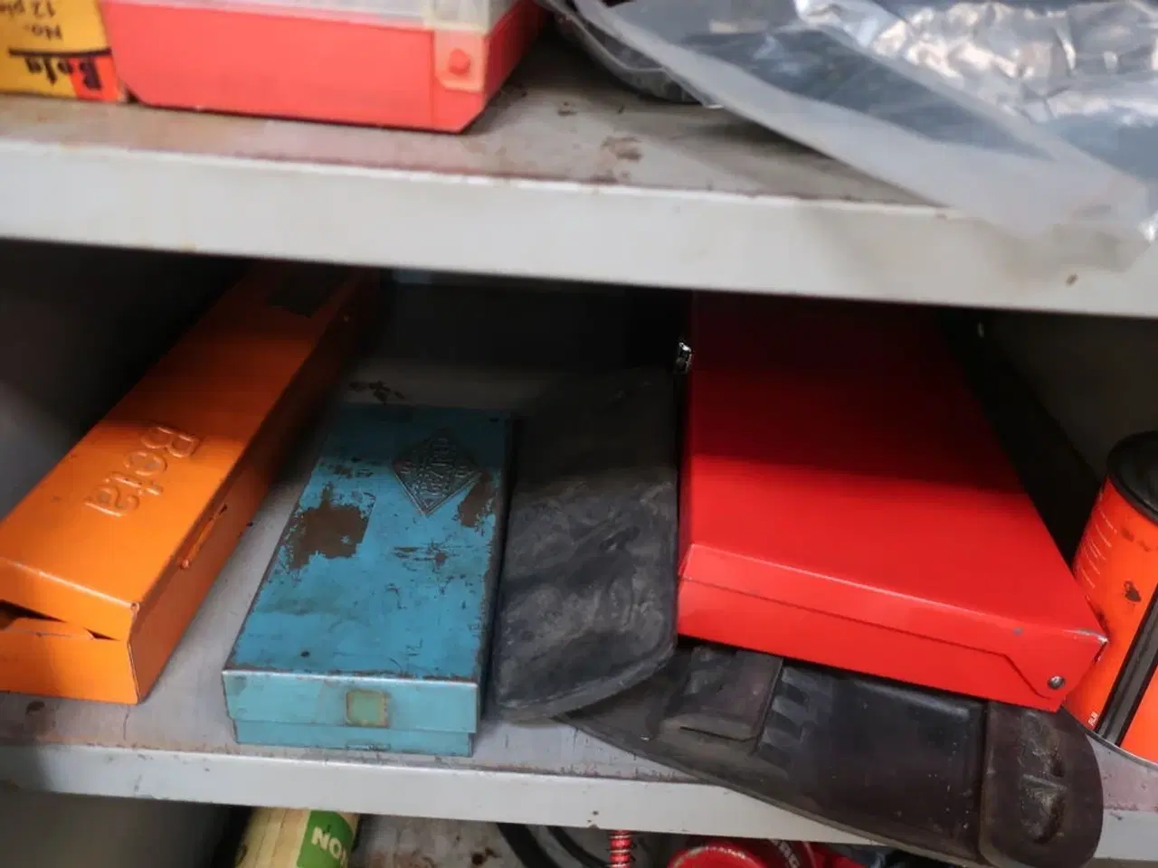 Billede 10 - "Tøm skabet" - Indhold i 2 skabe (øvre & nedre)