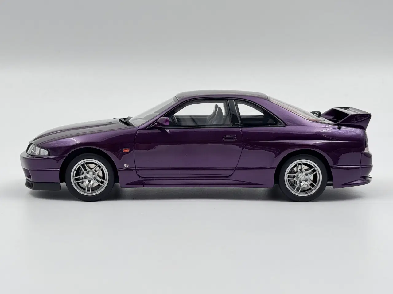 Billede 2 - 1995 Nissan Skyline GT-R R33 V-Spec 1:18