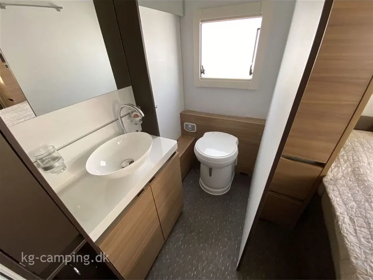 Billede 13 - 2016 - Adria Alpina 663 HT Alde Centralvarme Meget velholdt vogn