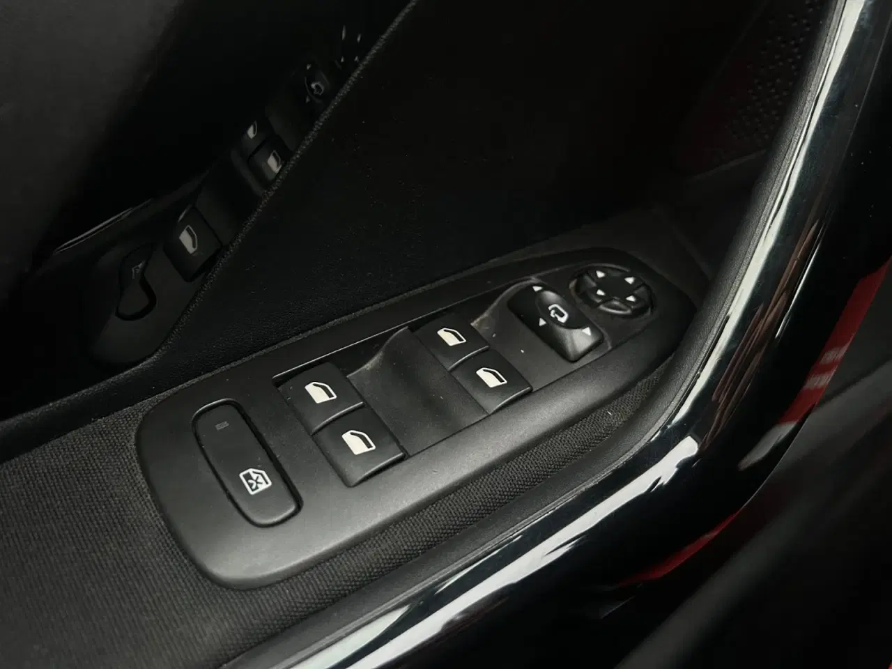 Billede 15 - Peugeot 208 1,6 BlueHDi 100 Allure Sky