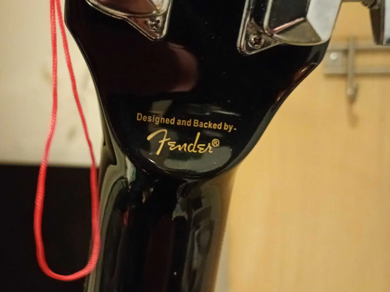 Billede 2 - Squier SA-105 guitar med taske