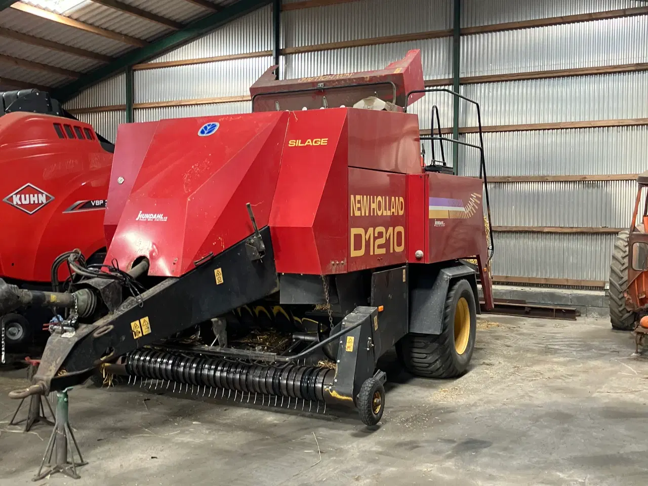 Billede 1 - New Holland 1210 midibig presser