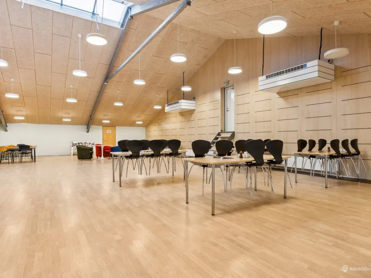 Billede 23 - Lagerhaller til leje i Odense – 7 911 m² lager- og logistikejendom med 10 porte