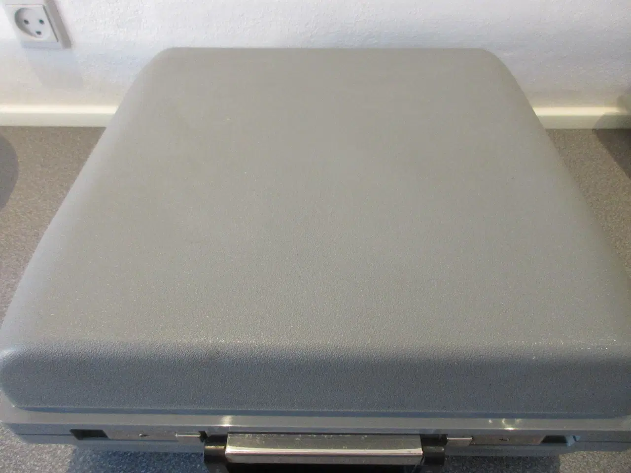 Billede 7 - Ældre skrivemaskine Eton 450 m/ tilhørende kuffert