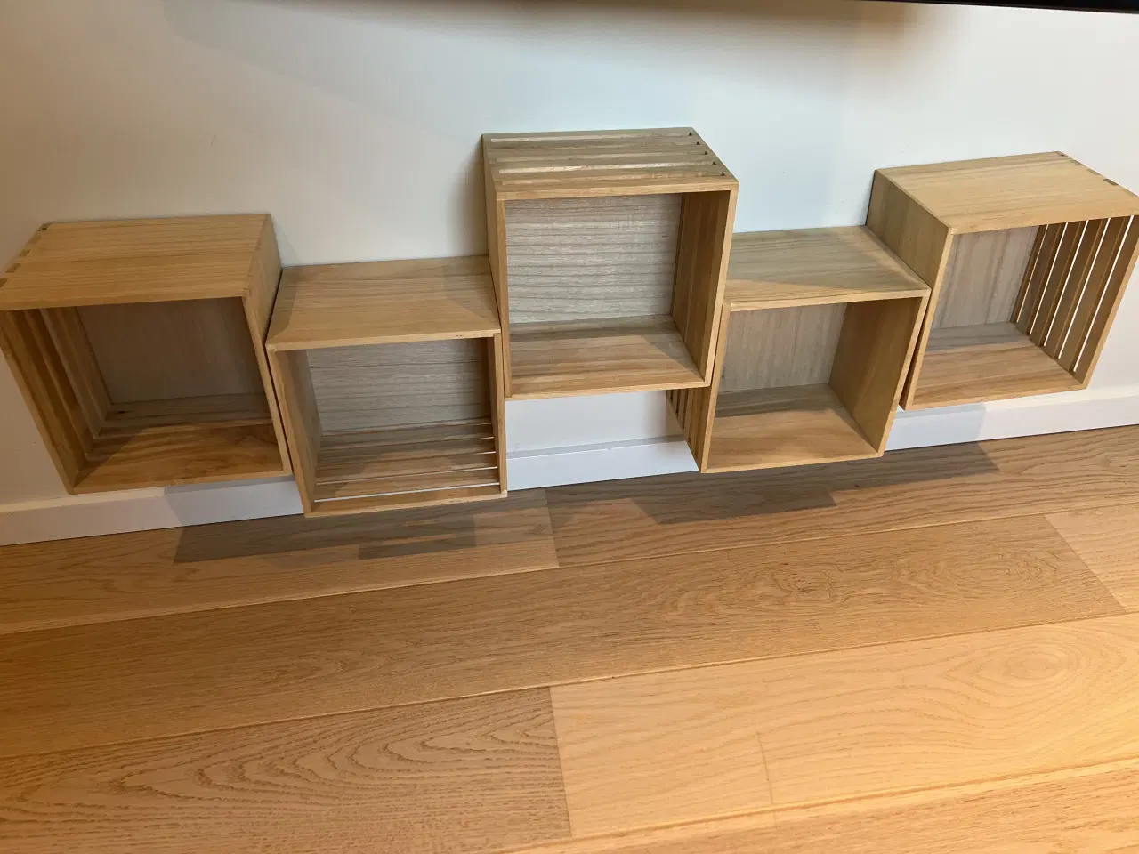 Billede 2 - Bogreol Kasse Væghængt