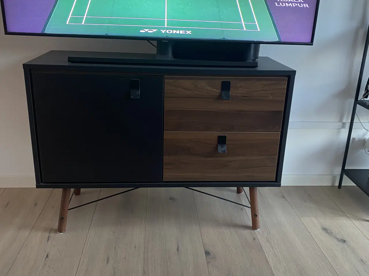 Billede 3 - Skænk/tv-bord