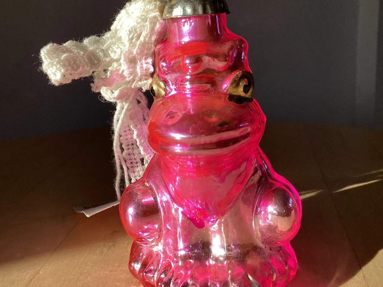 Billede 2 - Julepynt- lyserød frø fra Lisbeth Dahl