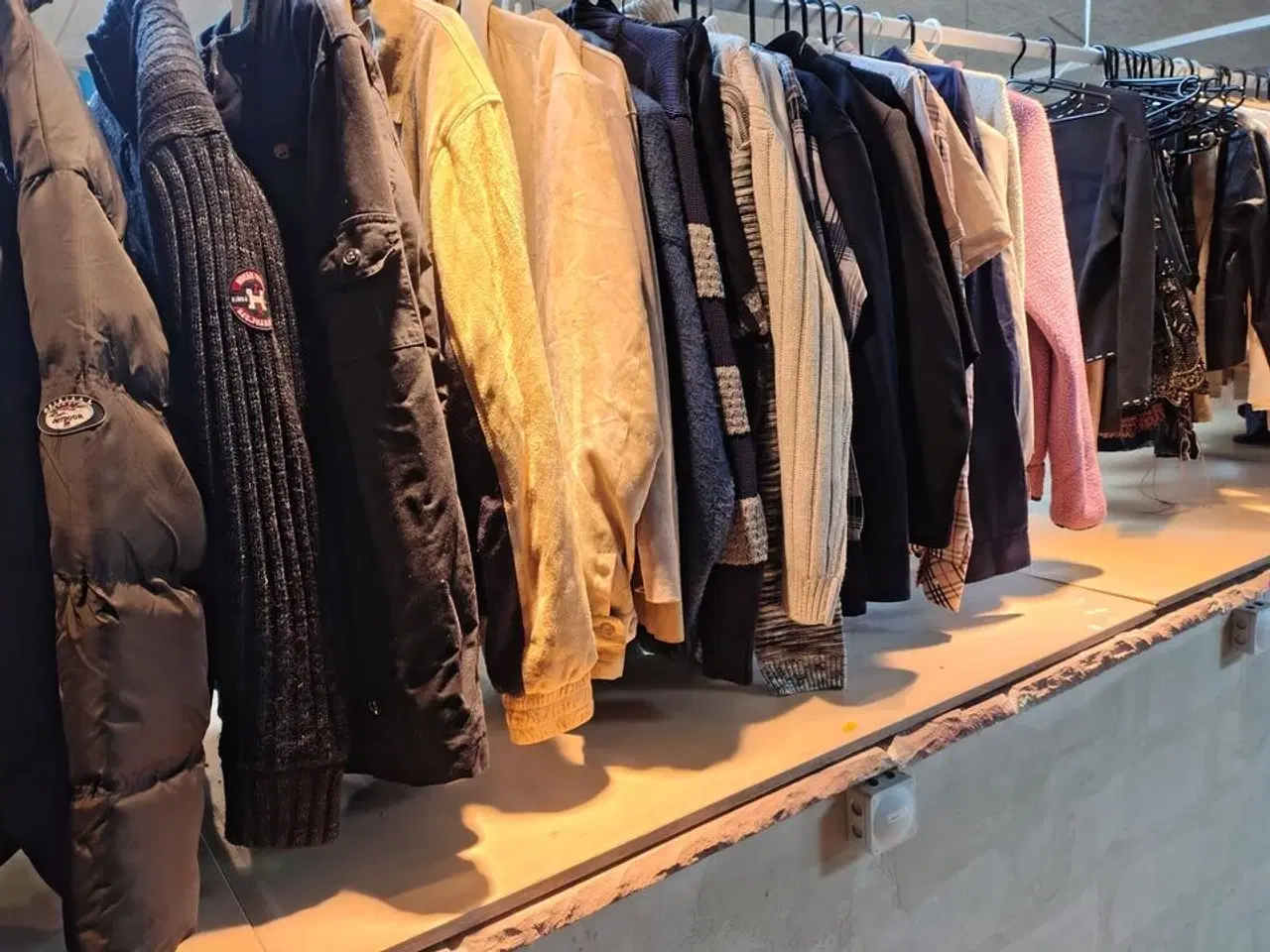 Billede 8 - Stort parti tøj