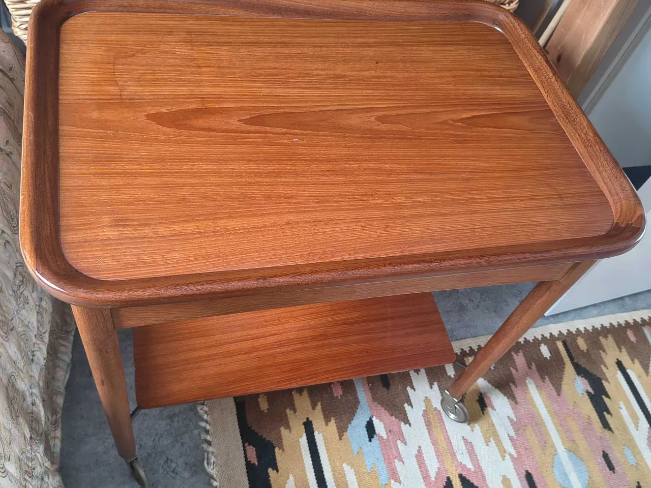 Billede 2 - Bakkebord i teaktræ 