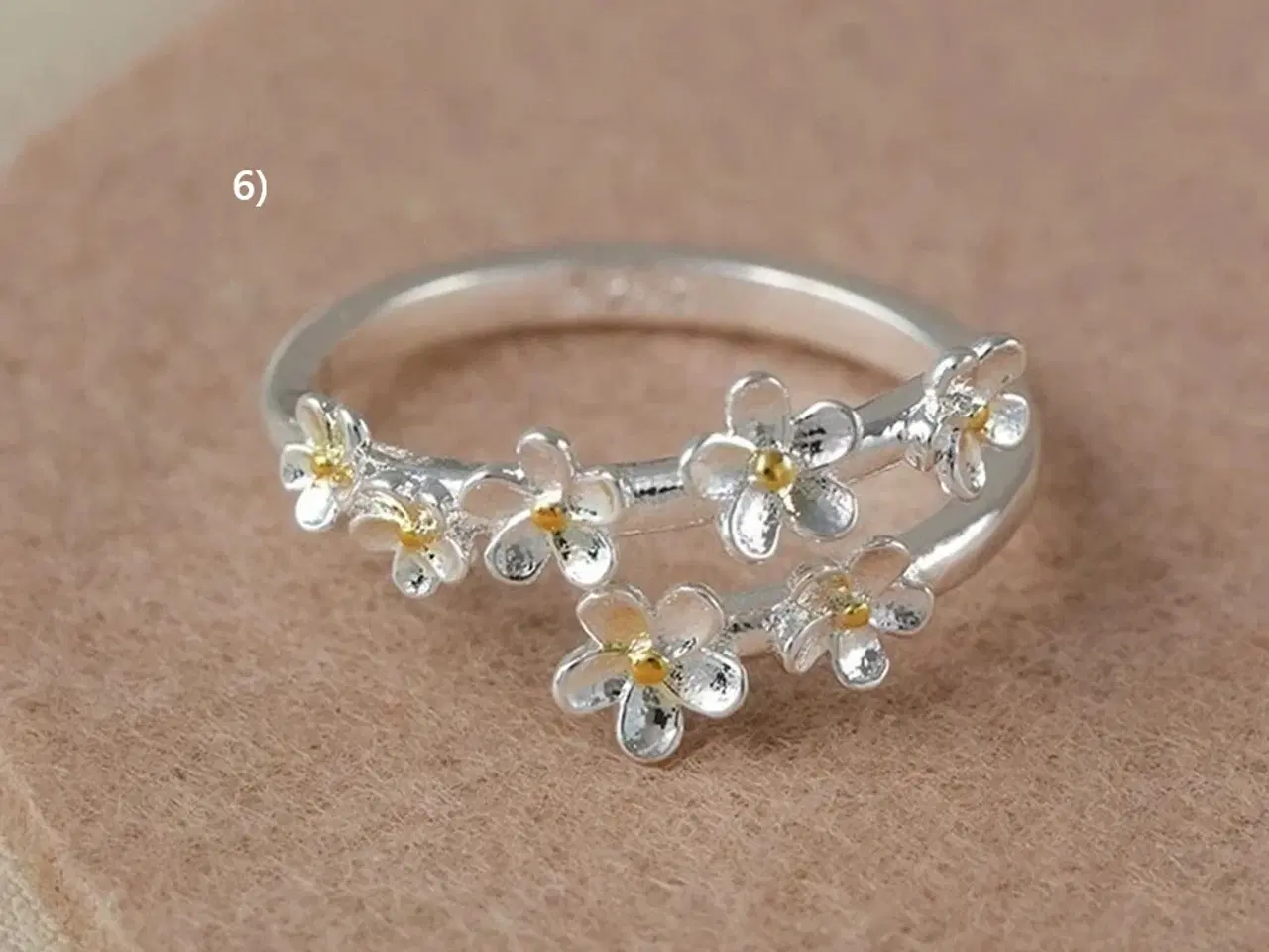Billede 1 - * Sterlingsølv; Smuk blomster-fingerring