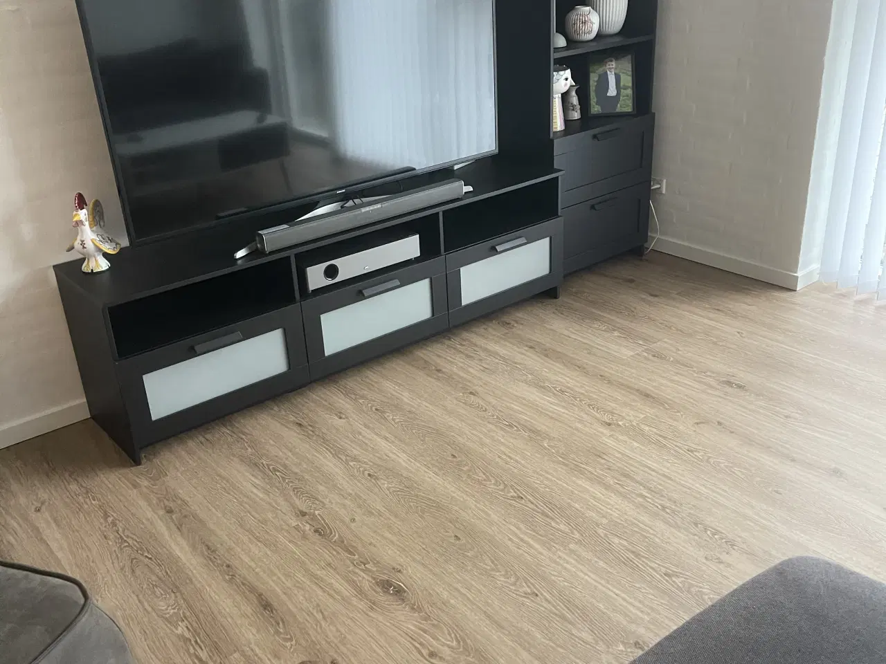 Billede 1 - TV-bord og reol