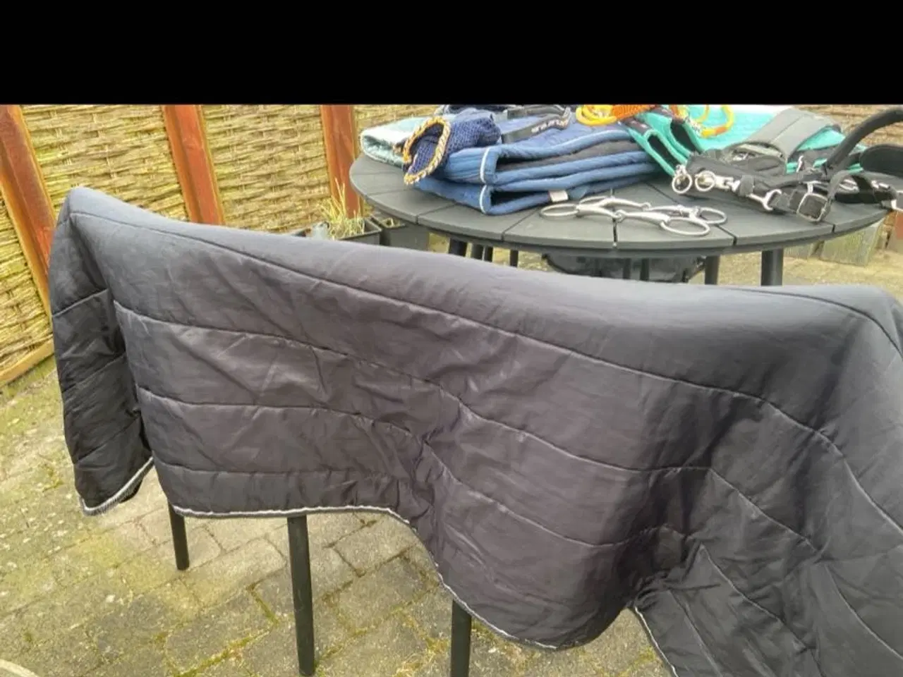 Billede 1 - Stald dækken sort 