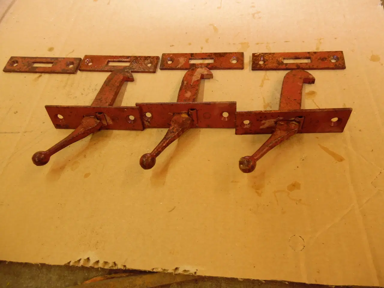 Billede 2 - låse beslag til skodder