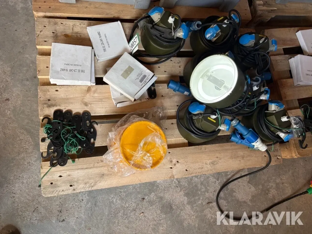 Billede 1 - Belysningssæt med CEE stik 8 styk