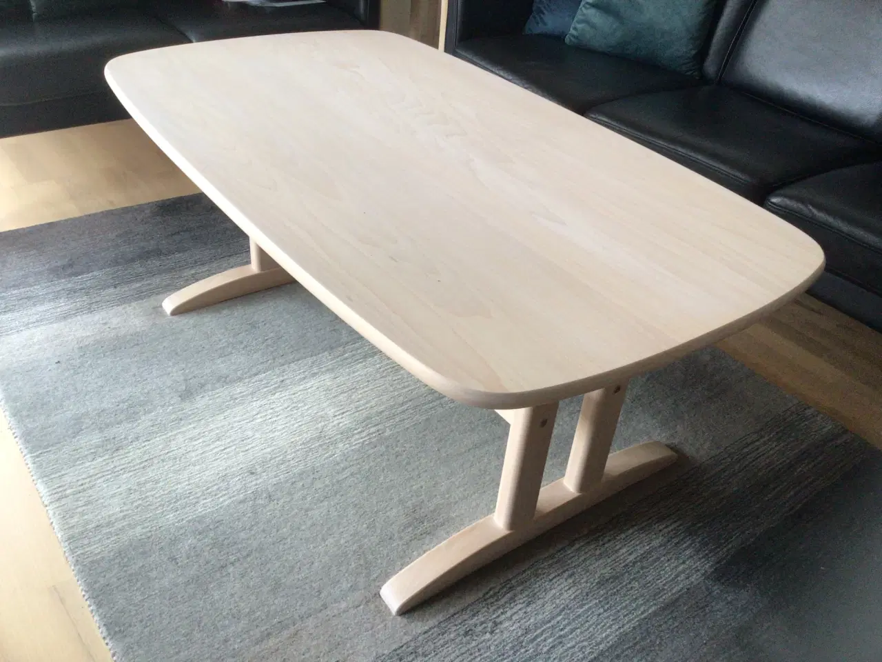 Billede 1 - Sofabord i massiv hvidpigmenteret bøgetræ