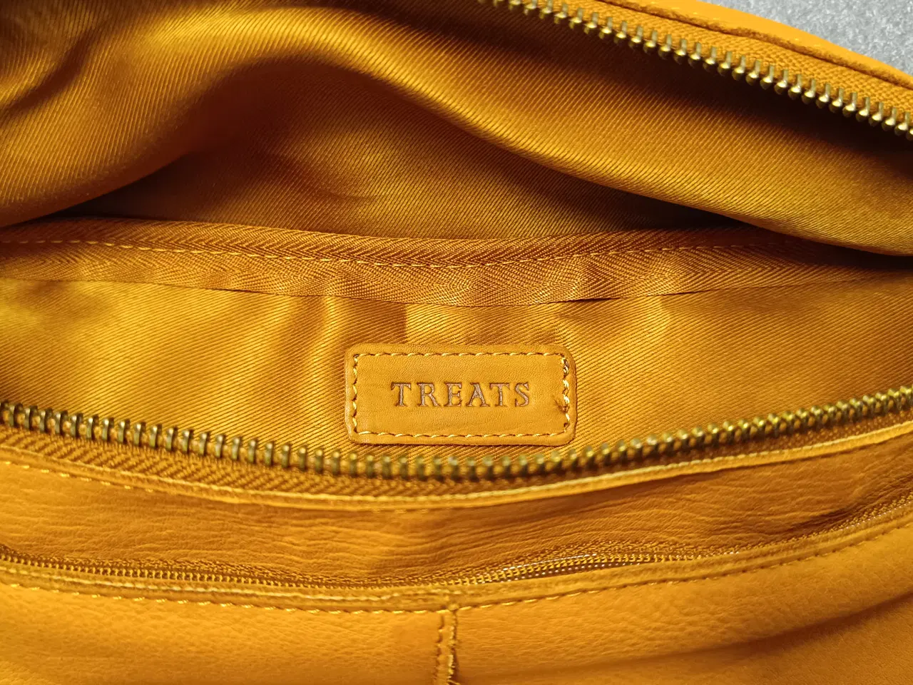 Billede 2 - Skindtaske /bumbag i farven lys cognac, kalveskind