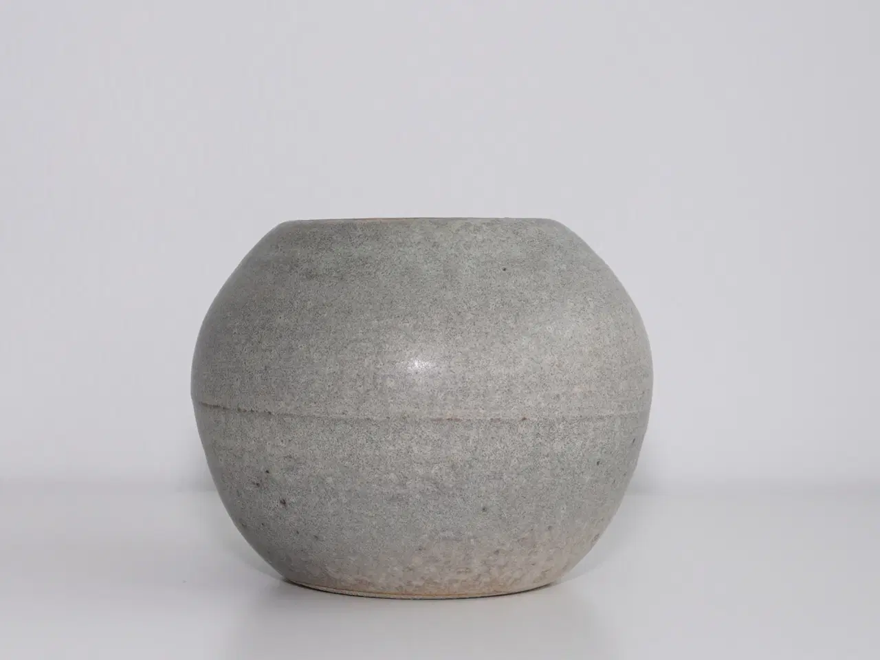 Billede 8 - Vase i keramik med grålig glasur – signeret