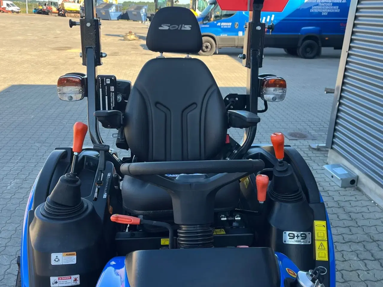 Billede 17 - Solis S26 Shuttle XL Fabriksny 26hk 4WD traktor med vendegear