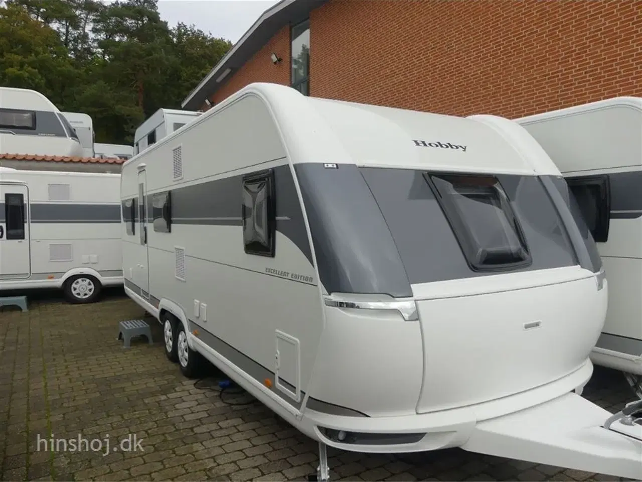 Billede 1 - 2023 - Hobby Excellent Edition 650 KMFe Stor rummelig familievogn med 3 køjer fra Hinshøj Caravan
