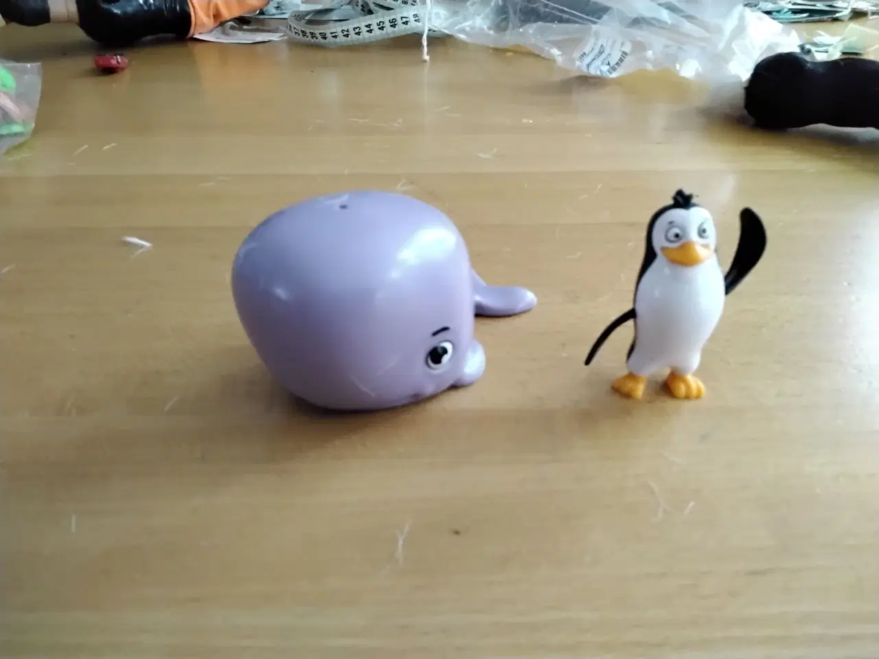 Billede 1 - Hval og pingvin