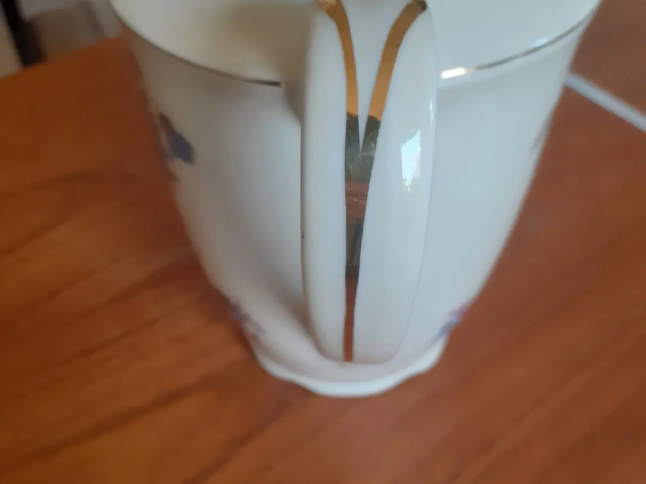 Billede 7 - Gammel kaffekande uden skår og afslag den måler 23
