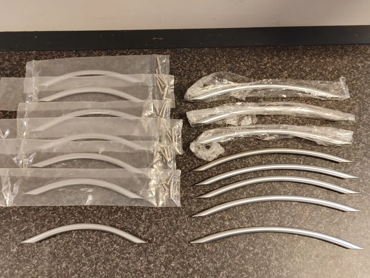 Billede 1 - Skabs/skuffe greb, forskellige sæt/antal