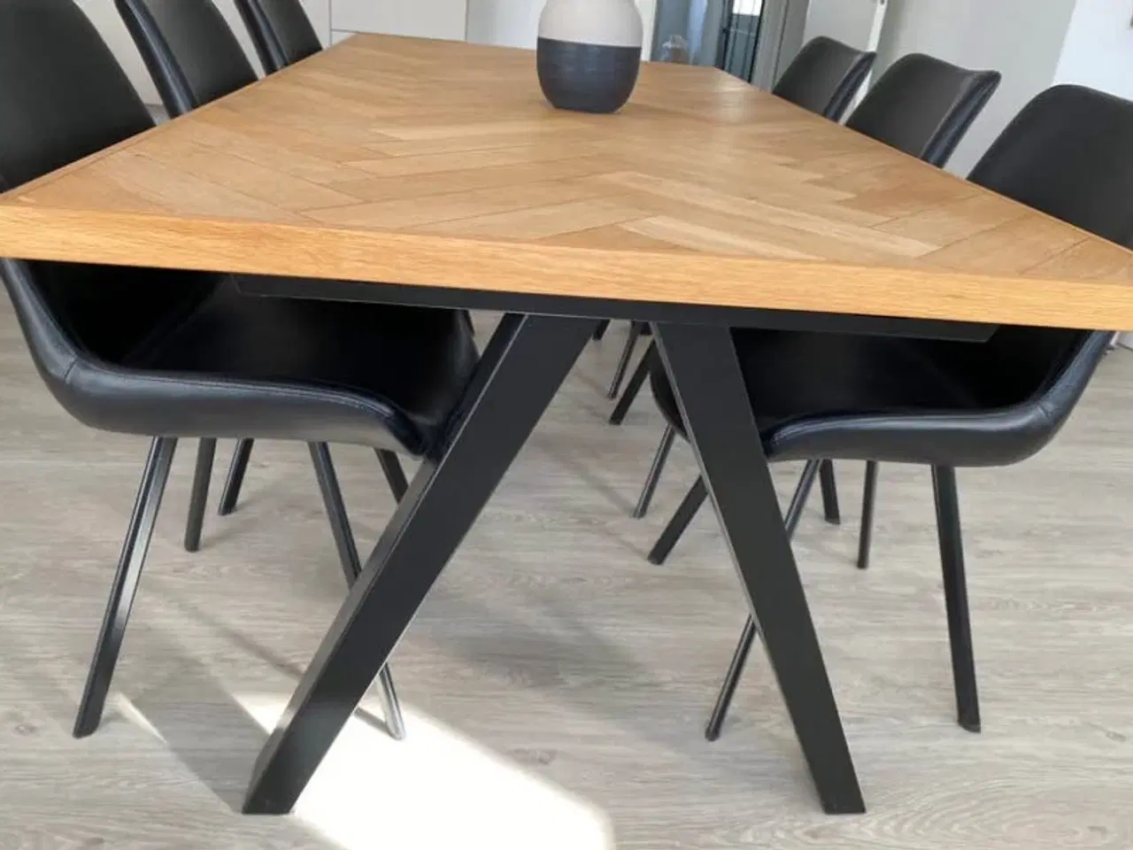 Billede 4 - Spisebord + 6 spisebordsstole
