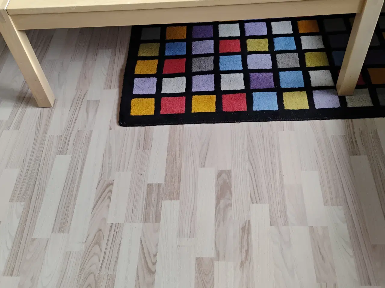 Billede 1 - Sofabord i lyst træ.