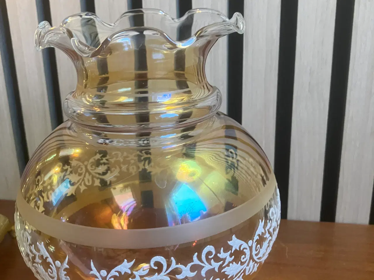 Billede 4 - Væglampe med ravfarvet glas