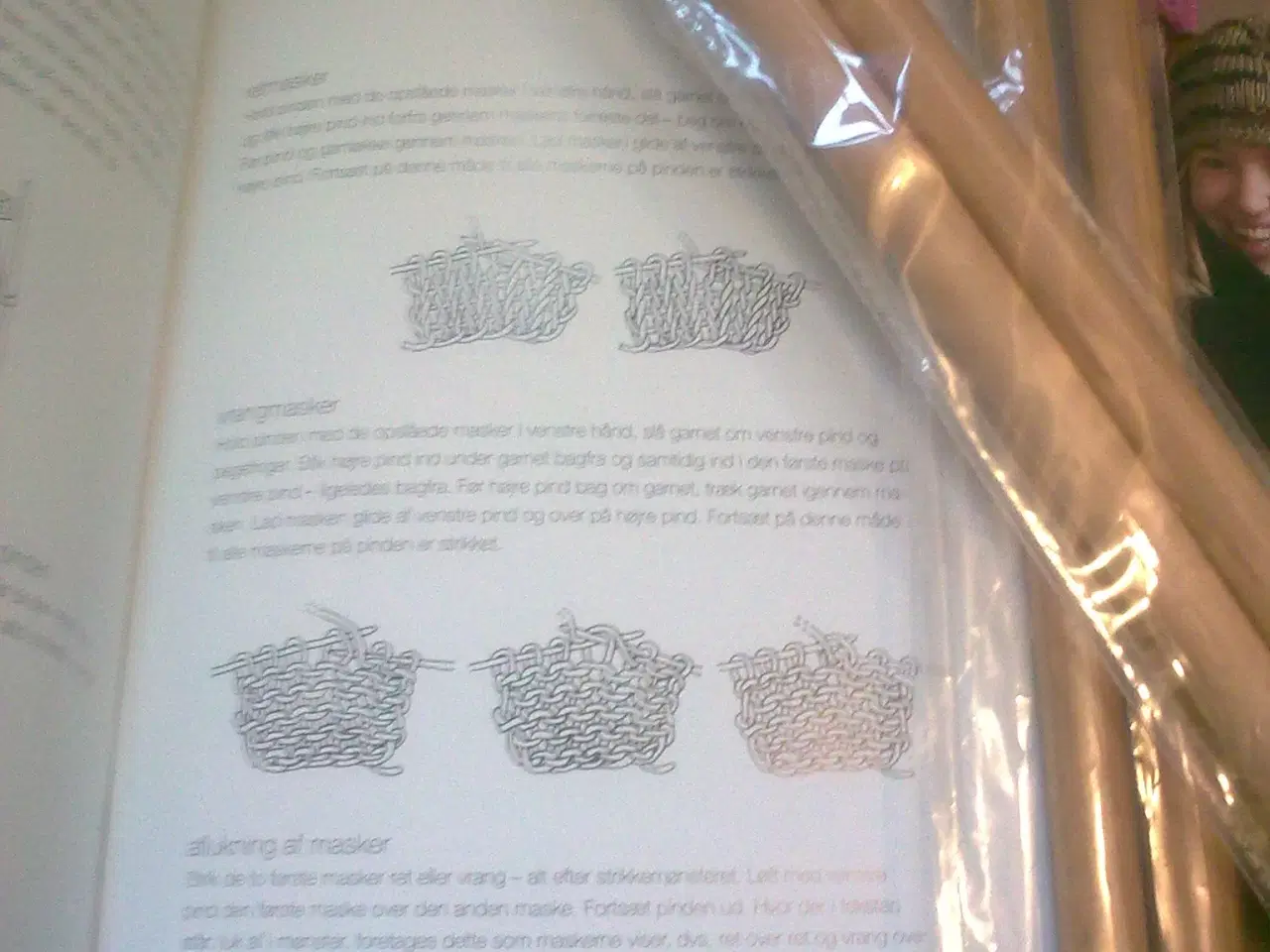 Billede 3 - Strikkepinde kæmpe i træ incl 2 bøger