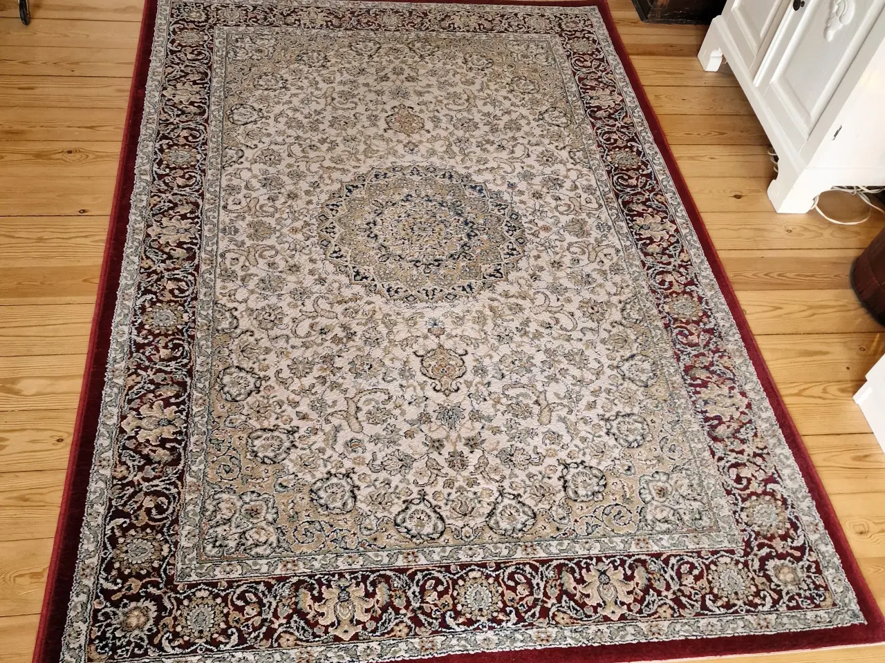 Billede 1 - Pænt Wilton tæppe med orientalske mønster.