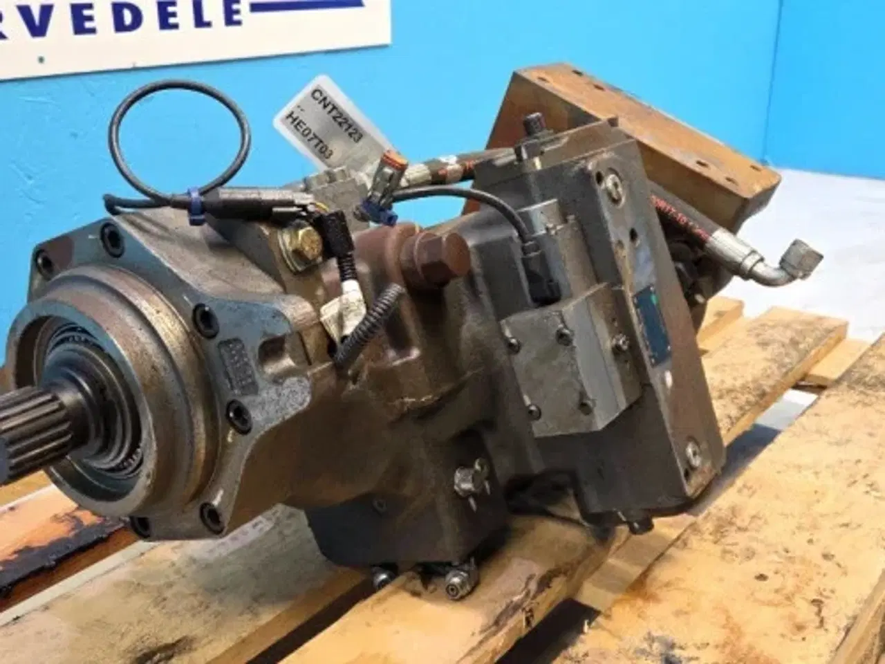 Billede 14 - New Holland T8.320 Hydrostatisk Pumpe 84393724