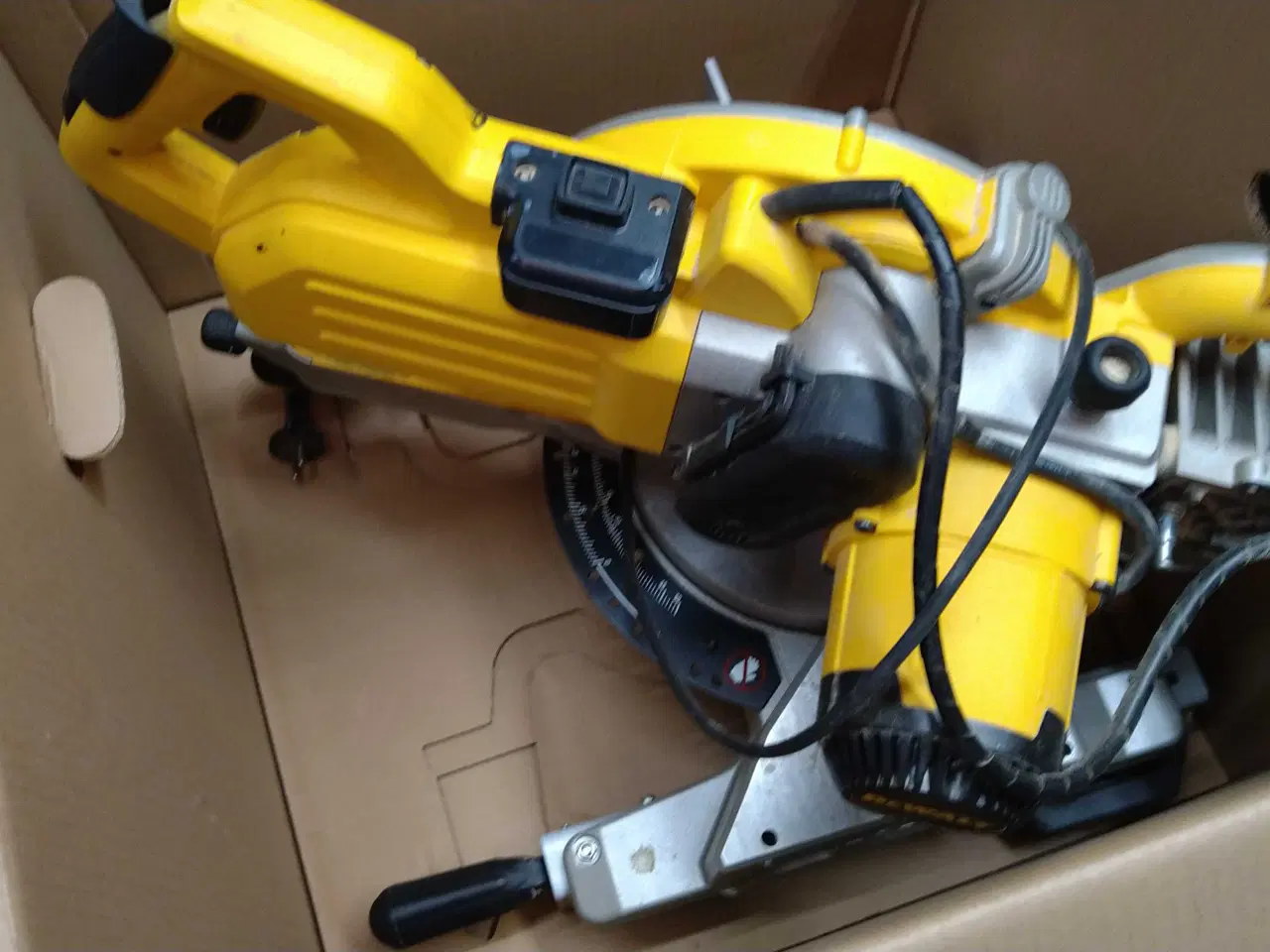 Billede 5 - Dewalt kapsav 