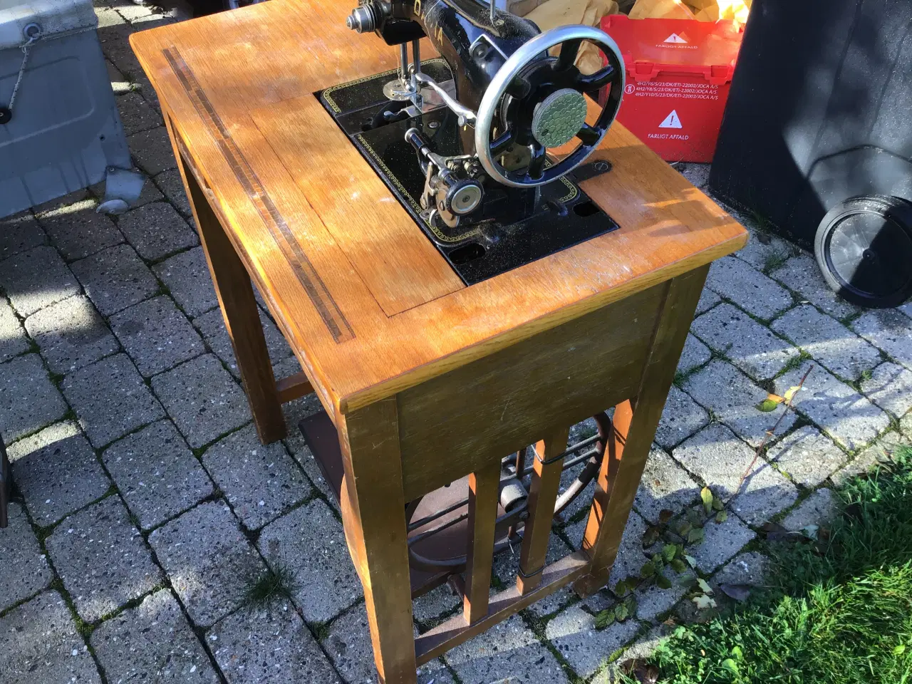 Billede 3 - Gammel Dania Symaskine
