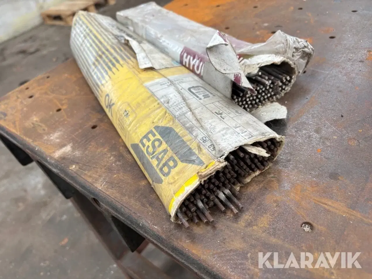 Billede 8 - Svejsemaskine, elektroder og svejsebord Migatronic LTO 200