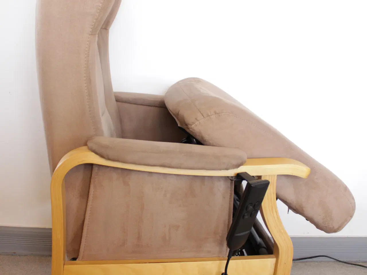Billede 3 - Sorø otiumstol m sædeløft (el) + skammel