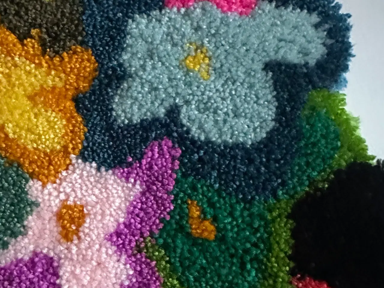 Billede 12 - Tuftet Frida Kahlo vægtæppe