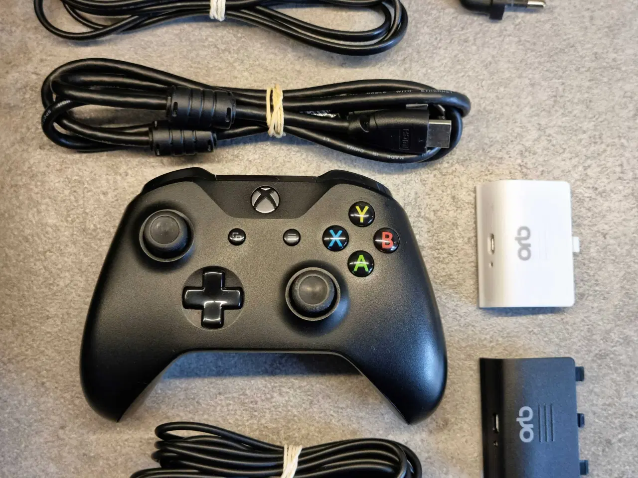 Billede 2 - Xbox One X 1Tb i original indpakning