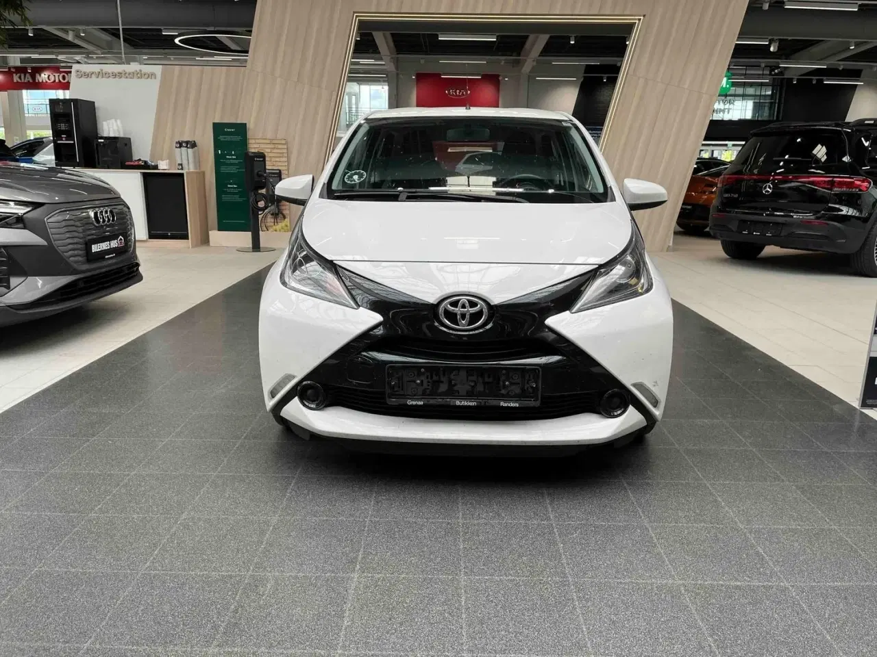 Billede 2 - Toyota Aygo 1,0 VVT-i x-play x-touch